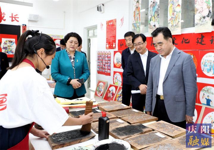 向全市少年兒童致以節(jié)日祝福！黃澤元開展“六一”國(guó)際兒童節(jié)慰問(wèn)活動(dòng)