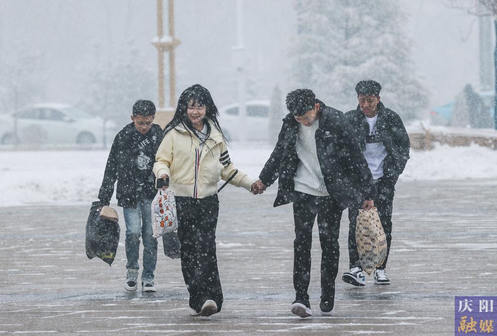 【攝影專(zhuān)題】風(fēng)雪兼程，回家過(guò)年！