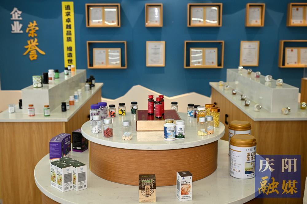 【攝影報(bào)道】寧縣蘋果產(chǎn)業(yè)鏈穩(wěn)步發(fā)展  多元化產(chǎn)品走向國際市場