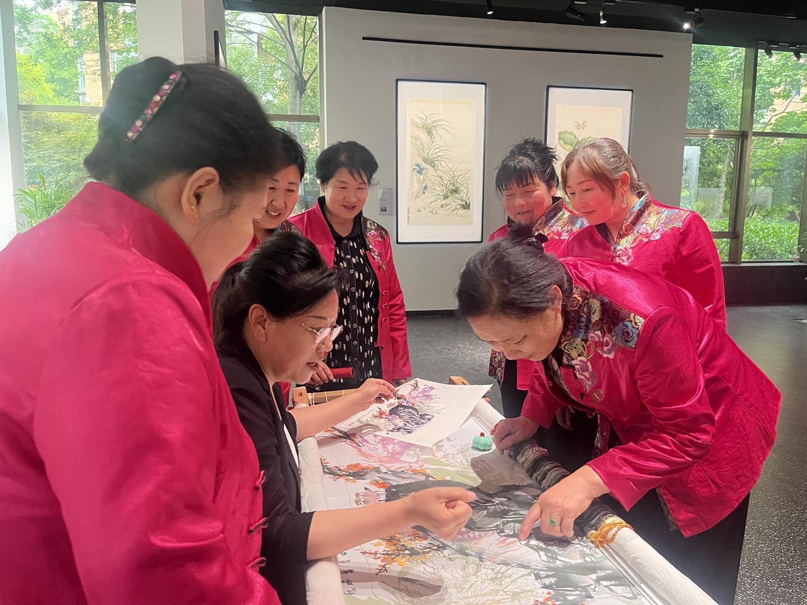 “高原媽媽”：慶陽繡娘走上國際藝術(shù)舞臺的品牌