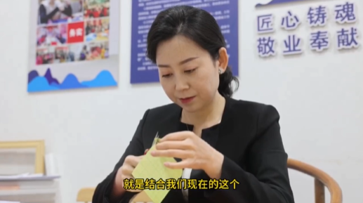 慶陽(yáng)市民間布貼畫(huà)藝術(shù)代表性傳承人 李慶英：深化創(chuàng)新，讓布貼畫(huà)煥發(fā)新的生機(jī)