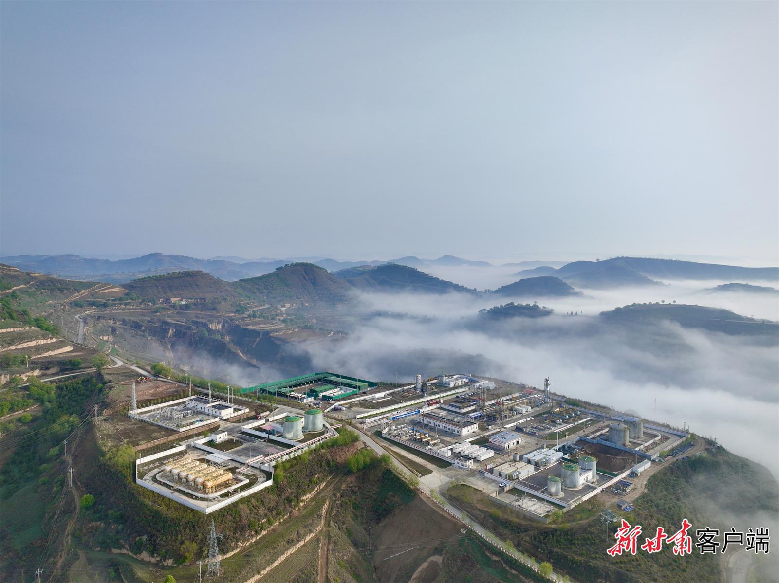 我國頁巖油開發(fā)實(shí)現(xiàn)重大突破——長慶油田日產(chǎn)頁巖油跨越萬噸大關(guān)